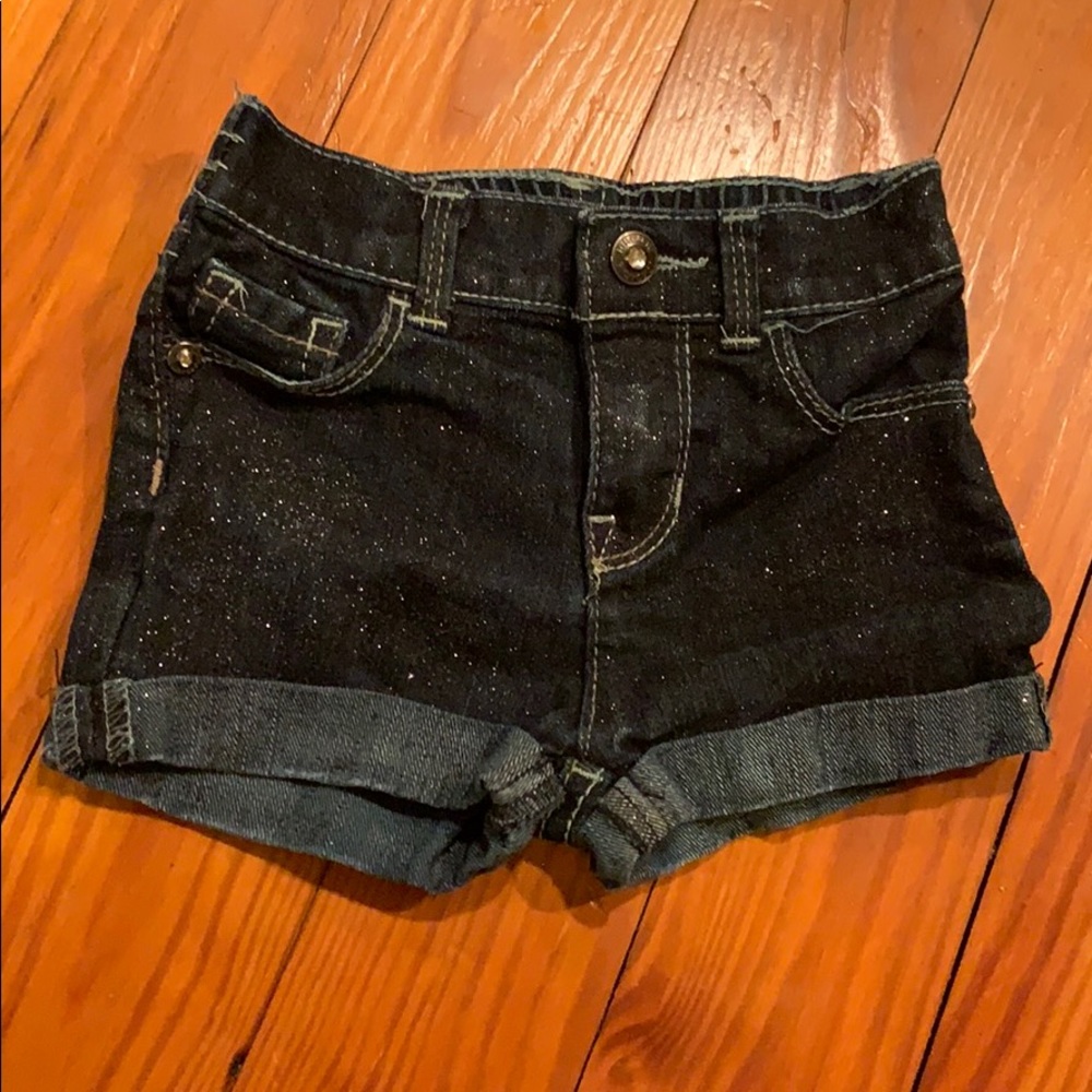 KIDS shorts 18 months is size